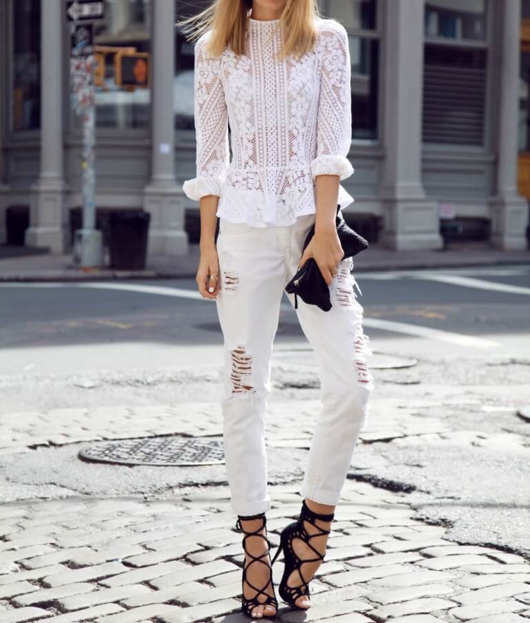 Белые джинсы женские 2022 - модные фото