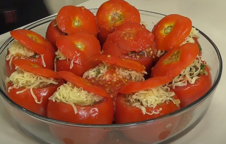 farshirovannye pomidory zapechennye v duhovke 9