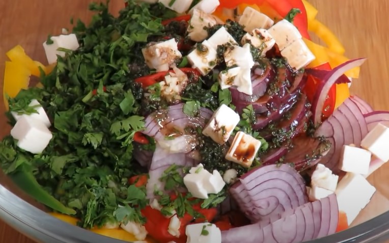 Салат с болгарским перцем - 5 простых рецептов