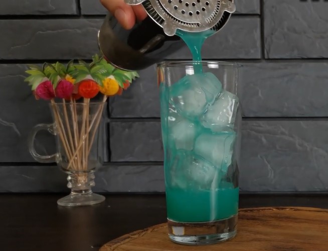 Алкогольные коктейли с блю кюрасао в домашних условиях – простые рецепты